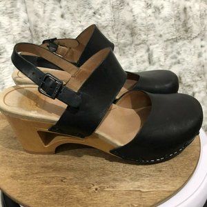 Dansko Thea Women Size 39 Black Leather Wood Closed Toe Sandal Clog Size 8.5 US